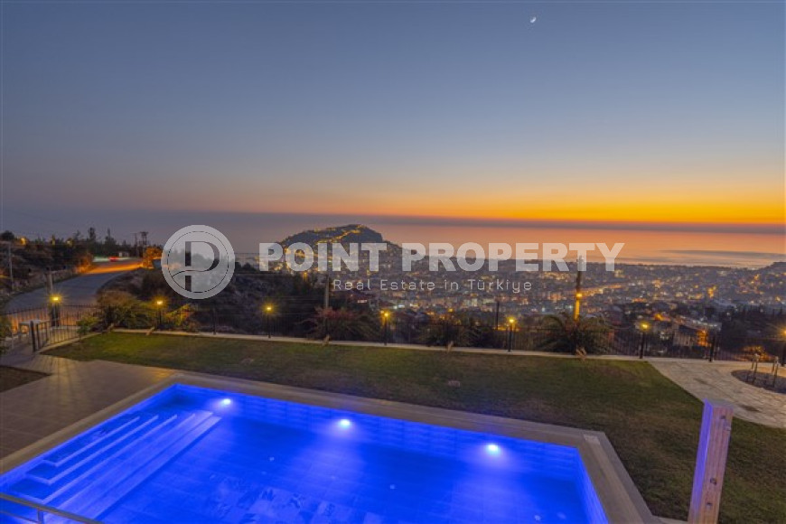 Luxurious seven-room villa with an area of 580 m2 in the Bektas area, Alanya, with stunning views of the Mediterranean Sea-id-3281-photo-20