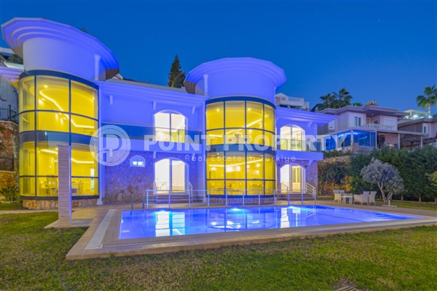 Luxurious seven-room villa with an area of 580 m2 in the Bektas area, Alanya, with stunning views of the Mediterranean Sea-id-3281-photo-22