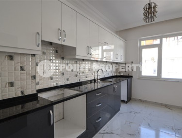 Comfortable apartment with an area of 155 m2, the center of Alanya, on the fourth floor of a building 200 meters from the city center-id-3283-photo-1