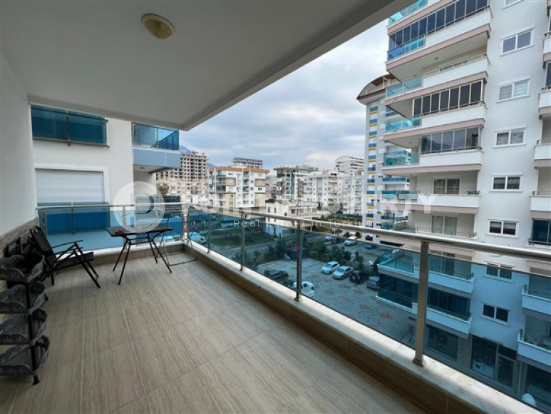 Cozy 1+1 apartment with furniture, near the sea, in the center of Mahmutlar, Alanya-id-3288-photo-9