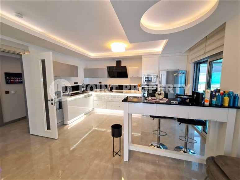 Шикарный двухуровневый пентхаус с большими комнатами и балконами, Оба, Аланья-id-3296-фото-5