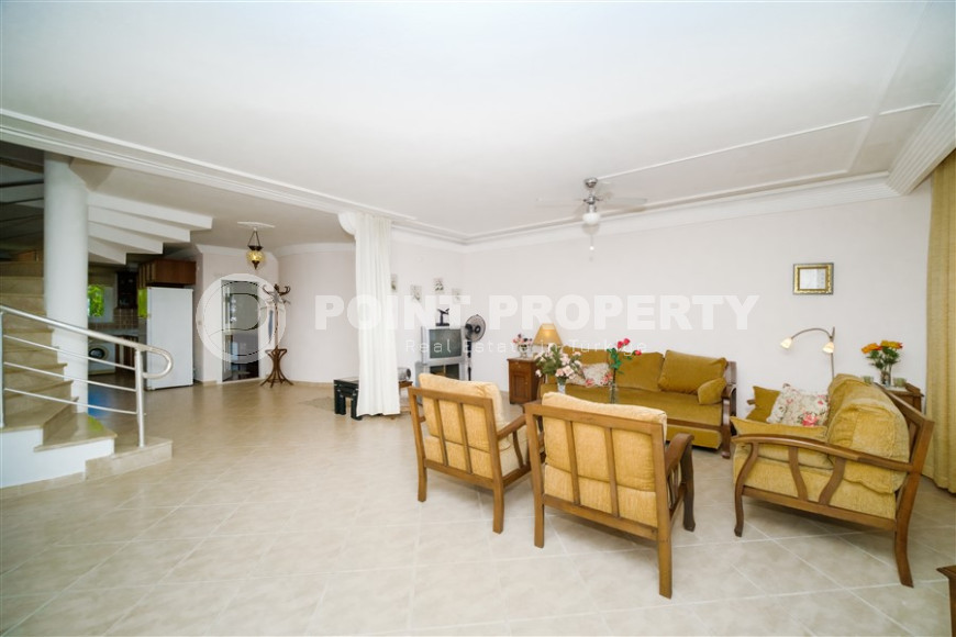 Меблированная четырехкомнатная квартира для большой семьи в районе Бекташ. 220м2-id-1294-фото-4