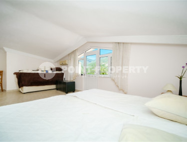 Furnished four-room apartment for a large family in the Bektash area. 220m2-id-1294-photo-5