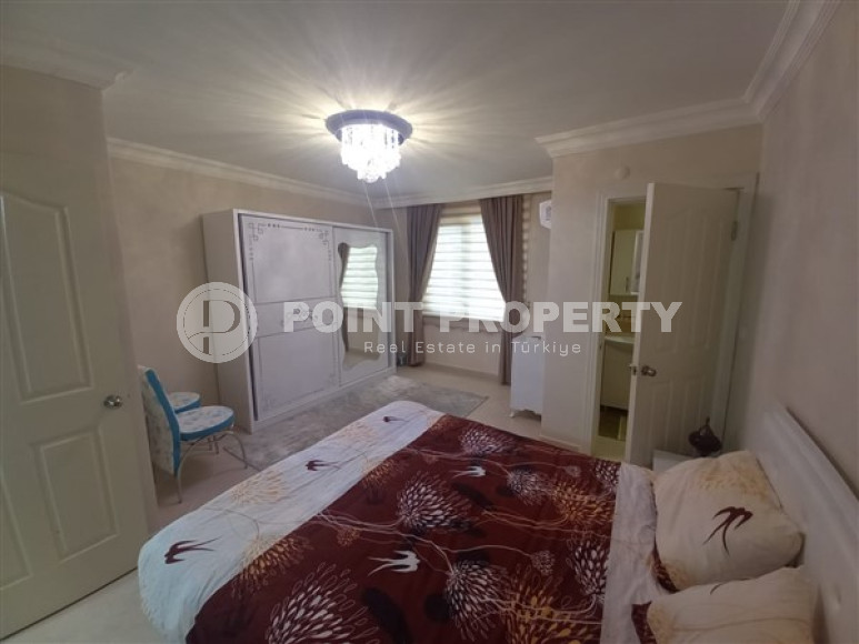 Three-room apartment with two balconies, Mahmutlar district, Alanya, 200 meters from the sea-id-3299-photo-3