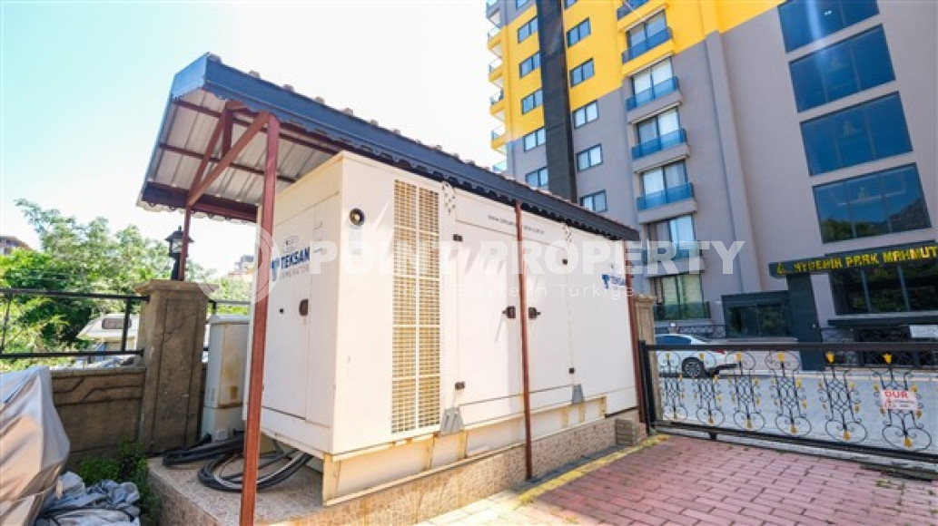 Luxurious three-room apartment 100 m2 in Mahmutlar area, Alanya, with swimming pools and water park-id-3307-photo-6