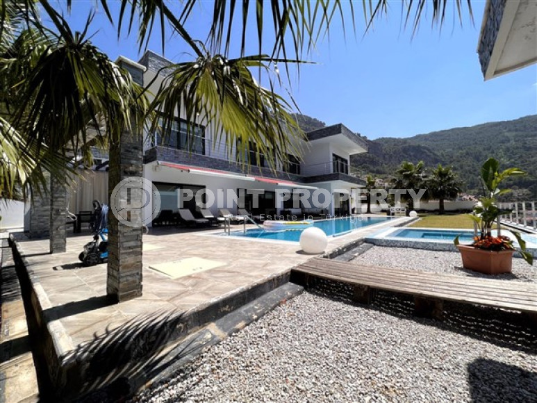 Пятикомнатная дуплексная вилла с площадью 390 м2 в районе Тепе, с мебелью и стильным интерьером-id-3317-фото-19