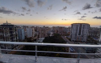 Bright two-level penthouse 4+1 with access to the terrace, Mahmutlar, Alanya-id-3318-photo-1