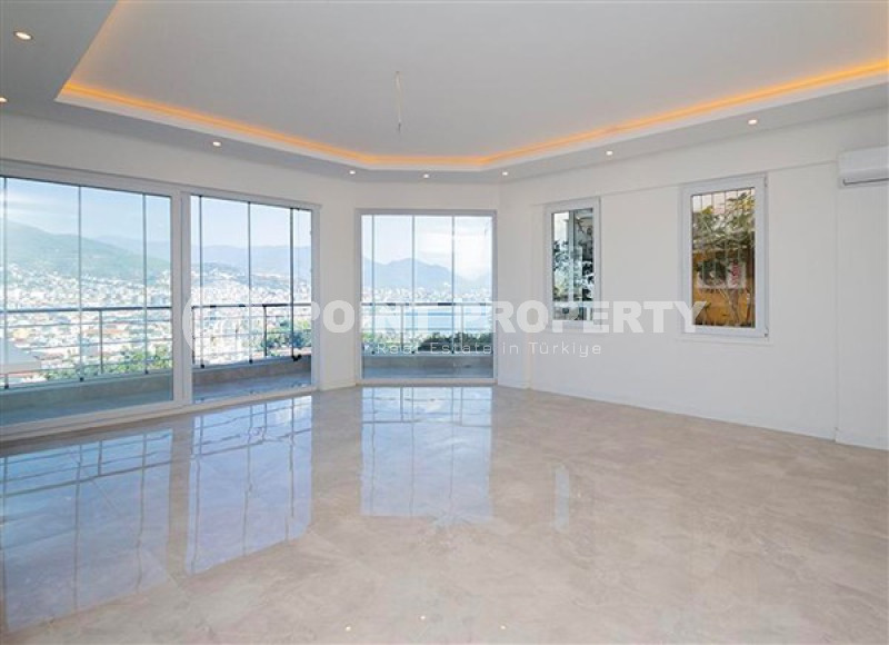 Видовая четырёхкомнатная квартира площадью 150 м², без мебели, центр Аланьи-id-3323-фото-2