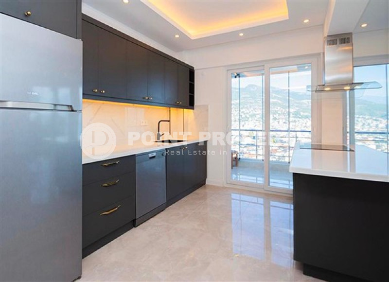 Видовая четырёхкомнатная квартира площадью 150 м², без мебели, центр Аланьи-id-3323-фото-4