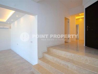 Видовая четырёхкомнатная квартира площадью 150 м², без мебели, центр Аланьи-id-3323-фото-5