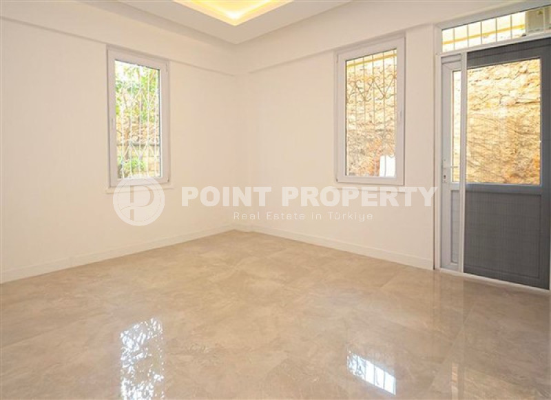 Видовая четырёхкомнатная квартира площадью 150 м², без мебели, центр Аланьи-id-3323-фото-7