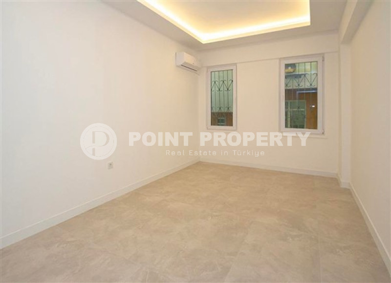 Видовая четырёхкомнатная квартира площадью 150 м², без мебели, центр Аланьи-id-3323-фото-9