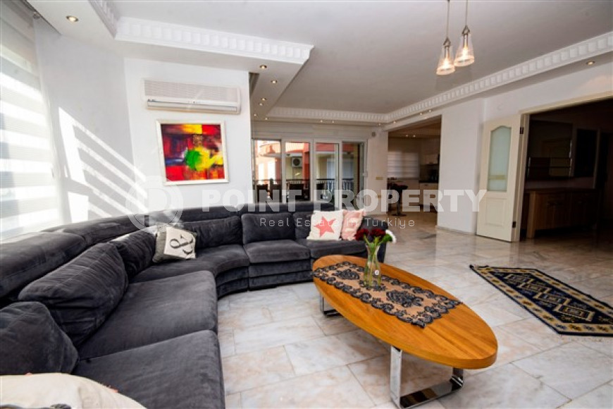 Меблированный садовый дуплекс 4+1 в жилом комплексе в 300 метрах от моря, Кестель, Аланья-id-3339-фото-4