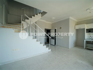 Three-room penthouse with an area of 100 m2 in a new residence, Avsallar district-id-3345-photo-3