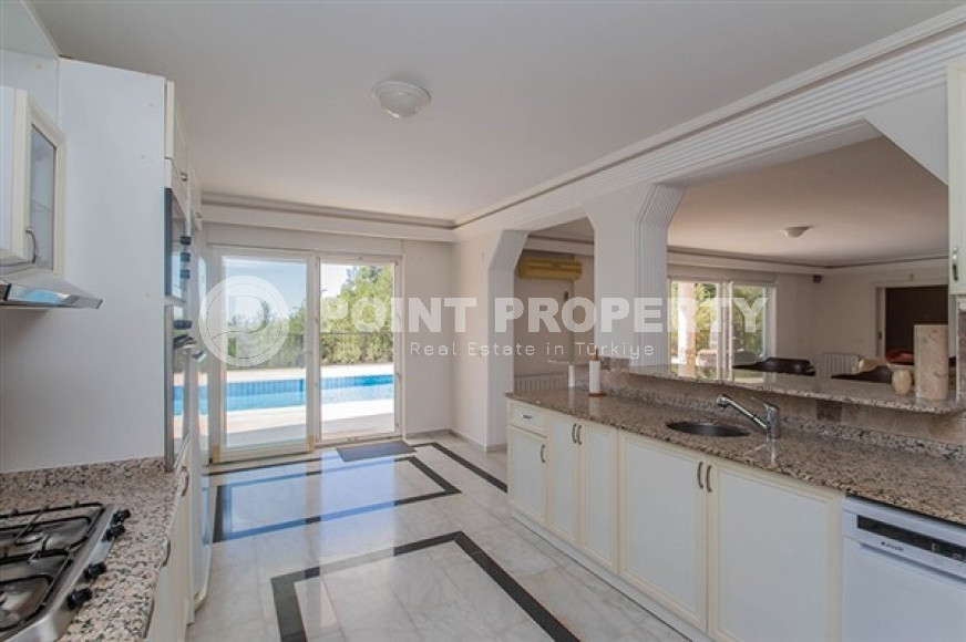 Триплексная вилла с площадью 375 м2 расположенная в районе Чиплаклы, без мебели-id-3347-фото-17