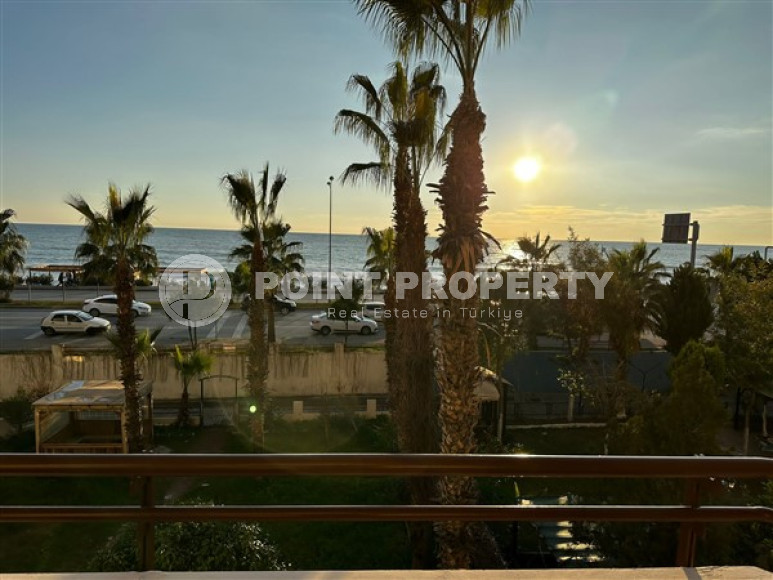 Видовая квартира с площадью 100 м2 в районе Тосмур, на первой линии моря-id-3360-фото-3