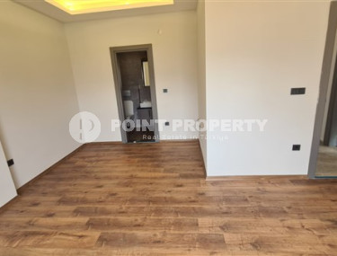 Просторная трёхкомнатная квартира с отдельной кухней в новом доме верхней Обы, Аланья-id-3375-фото-5