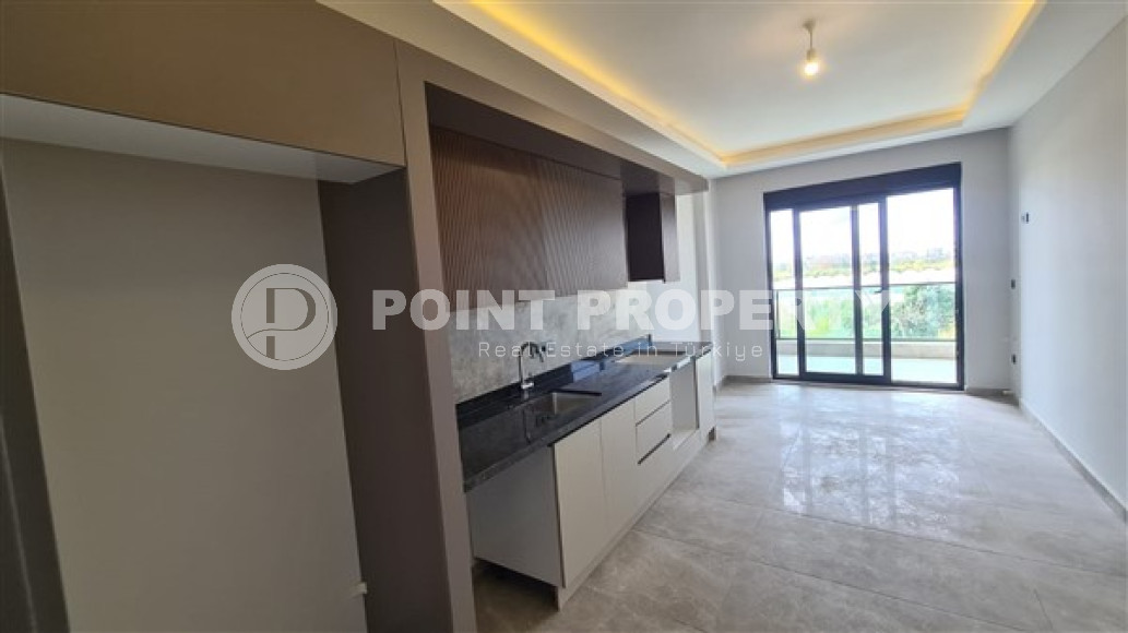 Просторная трёхкомнатная квартира с отдельной кухней в новом доме верхней Обы, Аланья-id-3375-фото-10