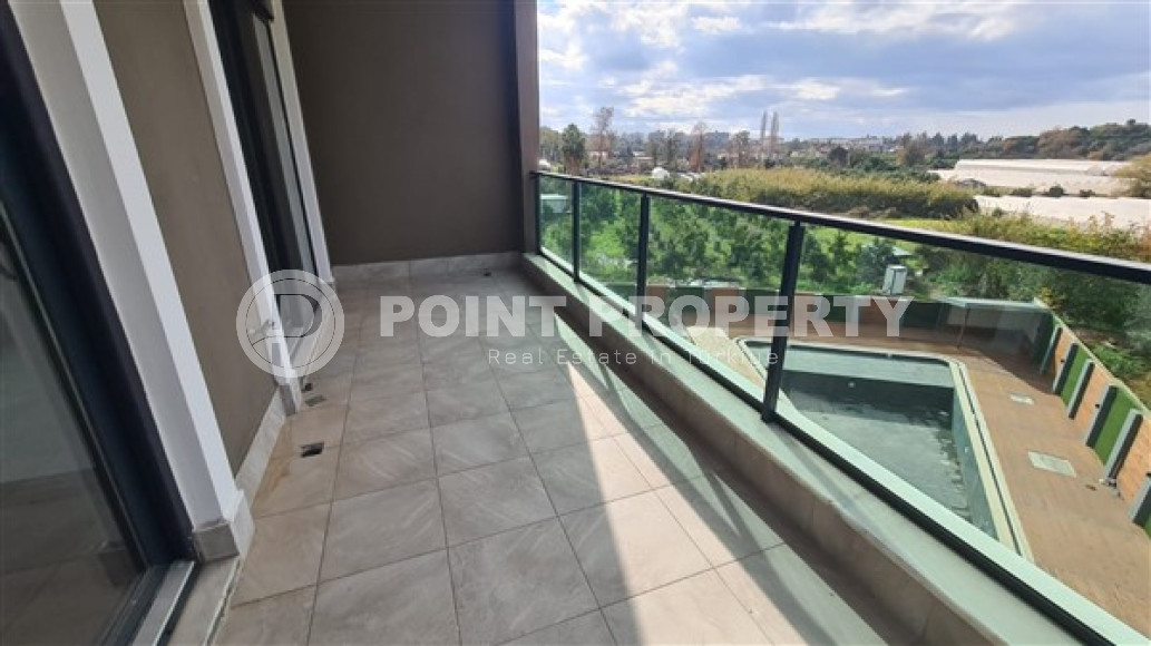 Просторная трёхкомнатная квартира с отдельной кухней в новом доме верхней Обы, Аланья-id-3375-фото-12