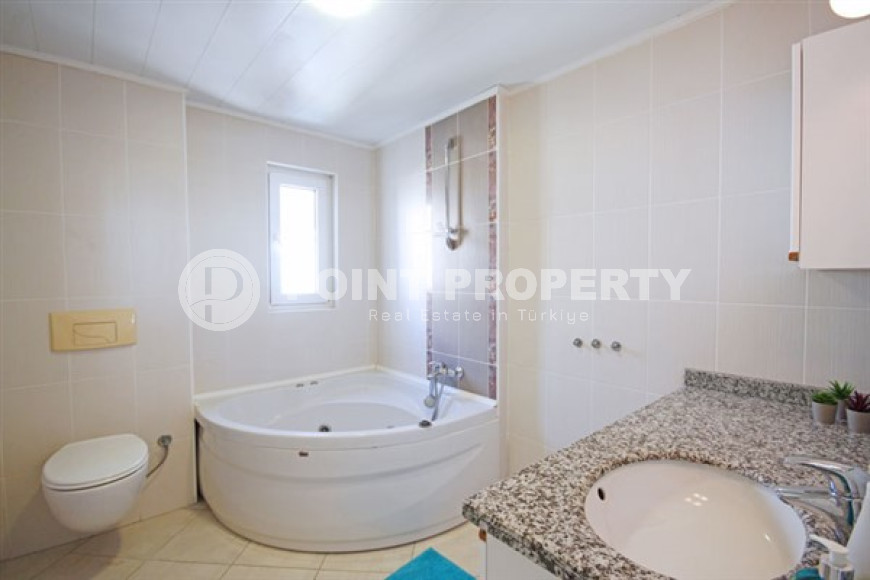 Bright three-room apartment on the 10th floor of a residential complex, Mahmutlar, Alanya-id-3378-photo-9