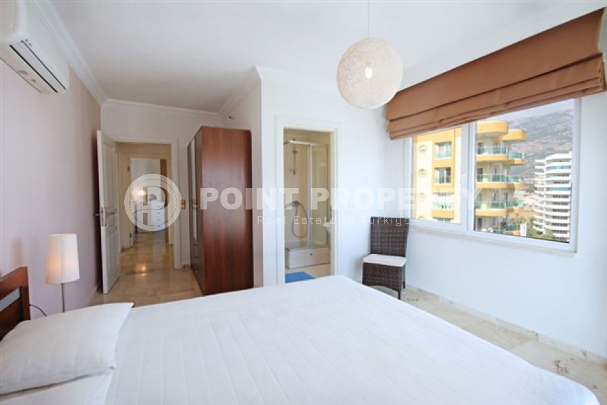 Bright three-room apartment on the 10th floor of a residential complex, Mahmutlar, Alanya-id-3378-photo-12