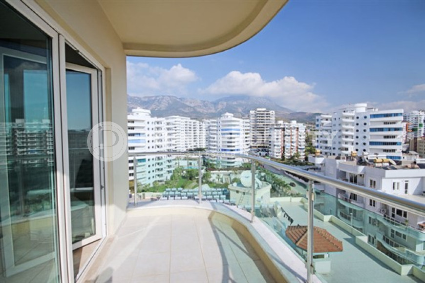 Bright three-room apartment on the 10th floor of a residential complex, Mahmutlar, Alanya-id-3378-photo-17