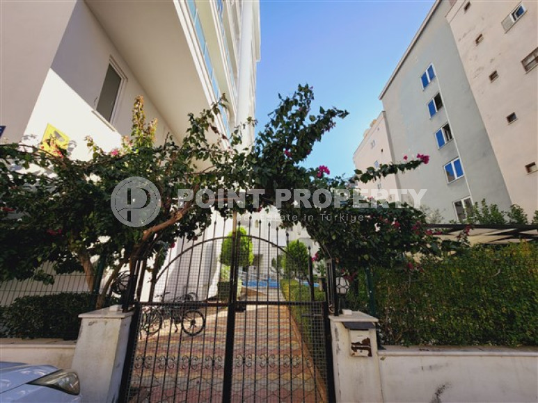 Small two-room apartment 70 m2 with furniture in Mahmutlar area-id-3388-photo-18