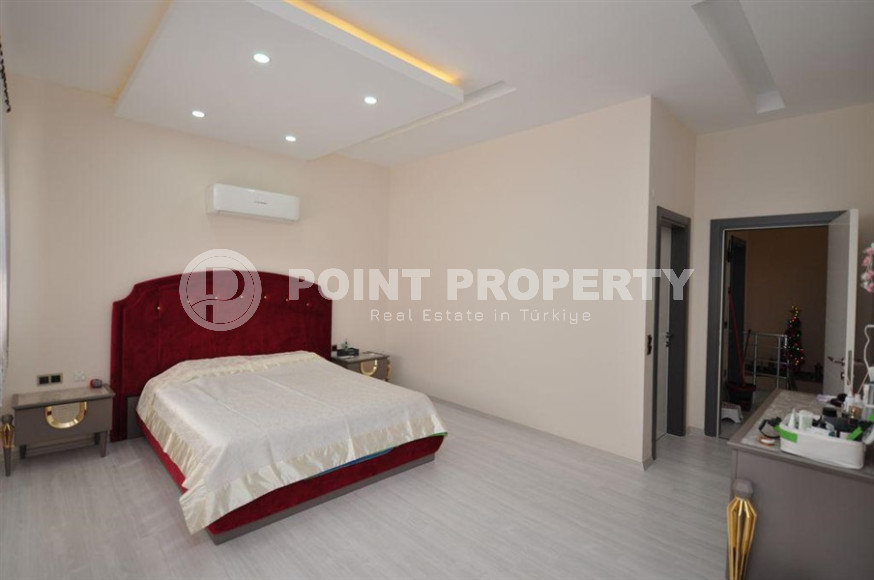 Luxurious four-room apartment with a separate kitchen 3+1 in the prestigious Oba district. 200 m2-id-1300-photo-10