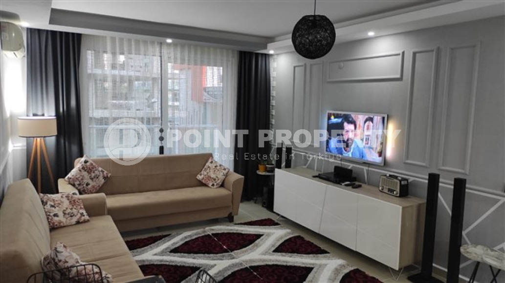 Stylish 1+1 apartment with furniture and designer renovation, Mahmutlar, Alanya-id-3392-photo-3