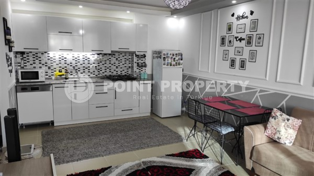 Stylish 1+1 apartment with furniture and designer renovation, Mahmutlar, Alanya-id-3392-photo-4