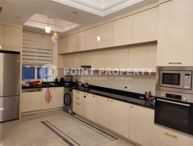 Comfortable modern 2+1 apartment with an area of 110 m² in a residential complex with a shopping center, Mahmutlar, Alanya-id-3407-photo-4