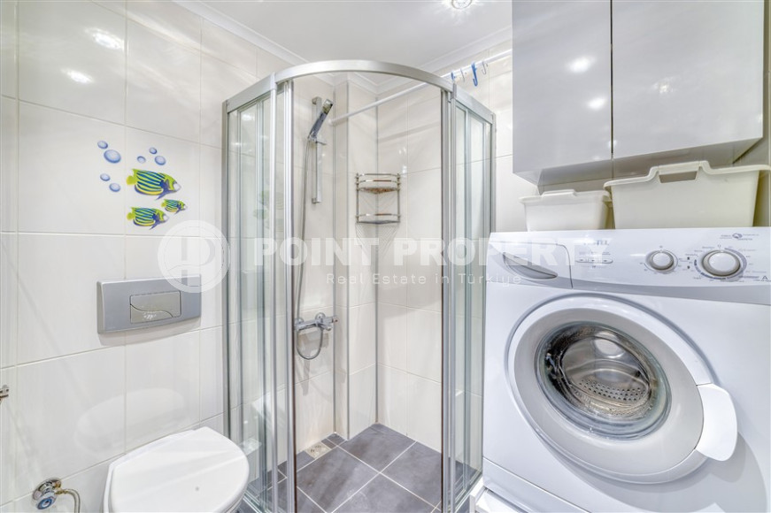 Standard apartment 1+1 with an area of 55 m² 50 meters from the beach, center, Alanya-id-3408-photo-10