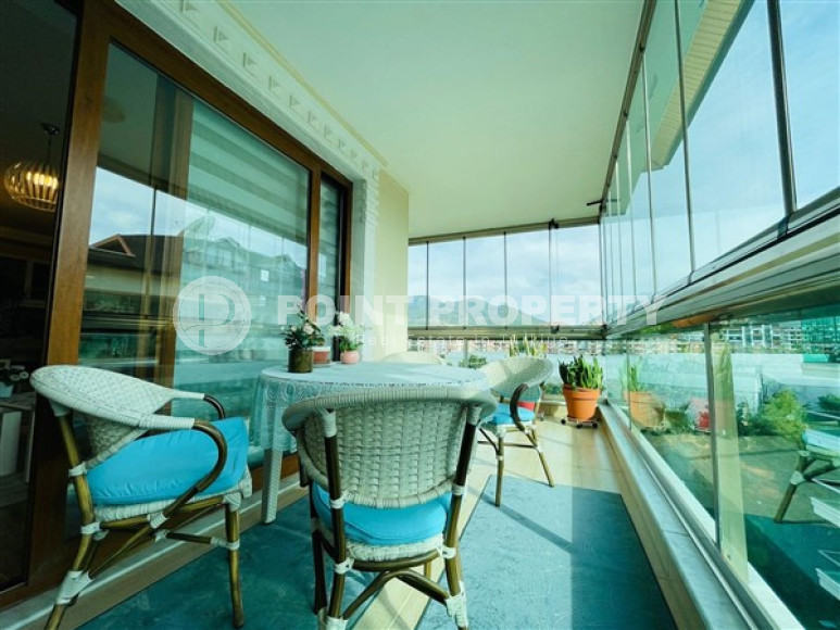Huge 5+1 penthouse 230 m2 with two balconies and terraces, Oba district-id-3428-photo-7