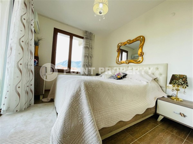 Huge 5+1 penthouse 230 m2 with two balconies and terraces, Oba district-id-3428-photo-9