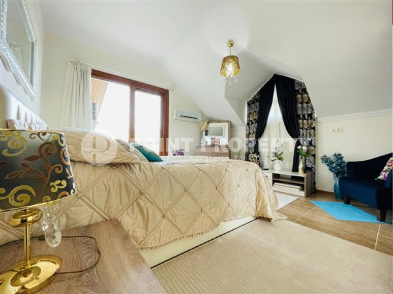 Huge 5+1 penthouse 230 m2 with two balconies and terraces, Oba district-id-3428-photo-16