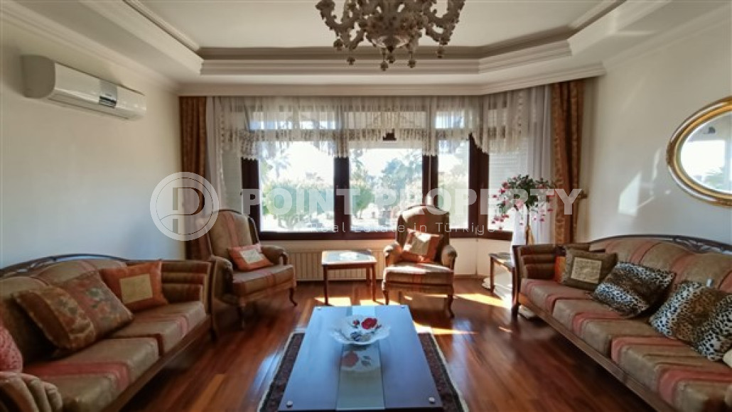 Ухоженная четырехкомнатная квартира 160 м2, в центре Аланьи в двух минутах от Средиземного моря-id-3430-фото-2