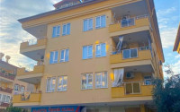 A three-storey building is offered for sale in the very center of Alanya (residential premises and shops), with the possibility of obtaining Turkish citizenship-id-3435-photo-1