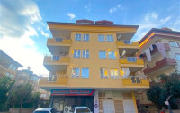A three-storey building is offered for sale in the very center of Alanya (residential premises and shops), with the possibility of obtaining Turkish citizenship-id-3435-photo-3