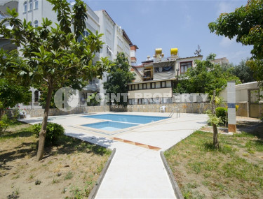 Spacious furnished duplex 4+1, 210m² with stunning panorama of the Toros Mountains in the center of Alanya-id-1304-photo-3