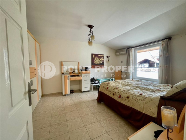 Spacious furnished duplex 4+1, 210m² with stunning panorama of the Toros Mountains in the center of Alanya-id-1304-photo-9