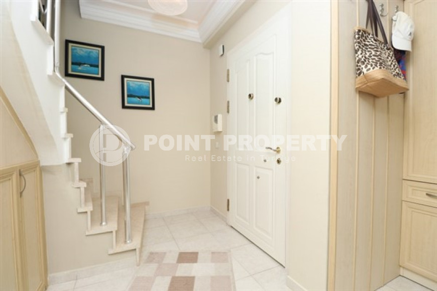 Меблированный пятикомнатный пентхаус с двумя балконами, центр Аланьи-id-3449-фото-10