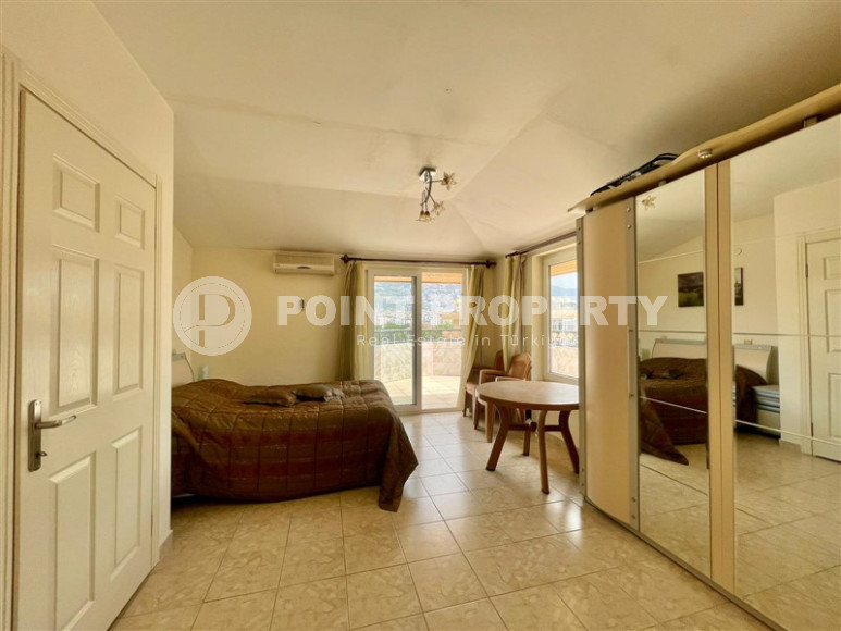 Spacious furnished duplex 4+1, 210m² with stunning panorama of the Toros Mountains in the center of Alanya-id-1304-photo-13