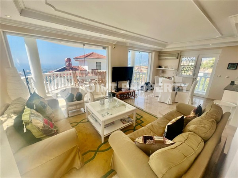 Трёхэтажная вилла с площадью 250 м2 в районе Каргыджак, вблизи Торосских гор-id-3454-фото-3