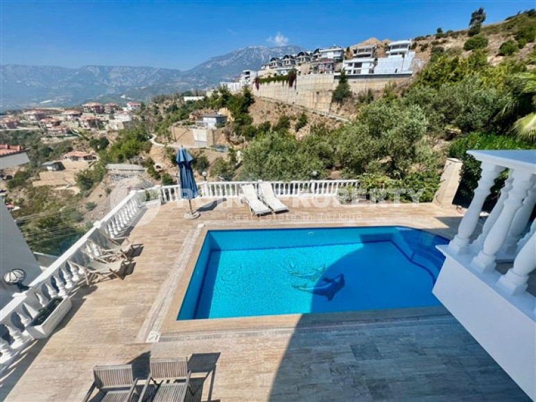 Трёхэтажная вилла с площадью 250 м2 в районе Каргыджак, вблизи Торосских гор-id-3454-фото-6