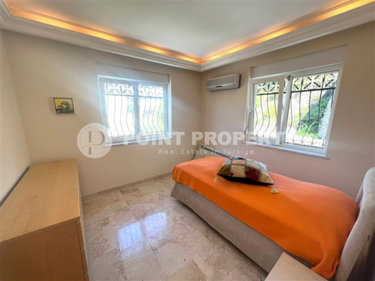 Трёхэтажная вилла с площадью 250 м2 в районе Каргыджак, вблизи Торосских гор-id-3454-фото-13