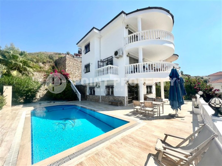 Трёхэтажная вилла с площадью 250 м2 в районе Каргыджак, вблизи Торосских гор-id-3454-фото-20