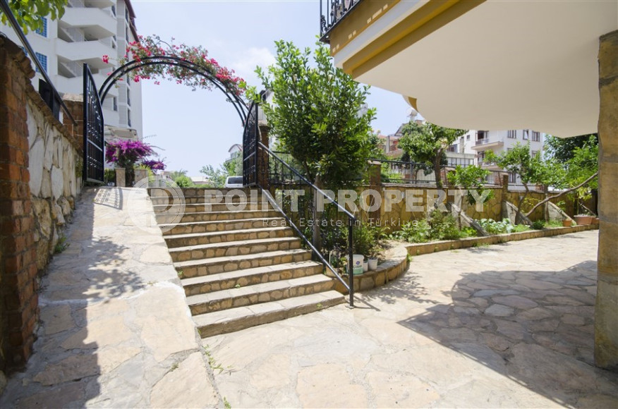 Spacious furnished duplex 4+1, 210m² with stunning panorama of the Toros Mountains in the center of Alanya-id-1304-photo-24