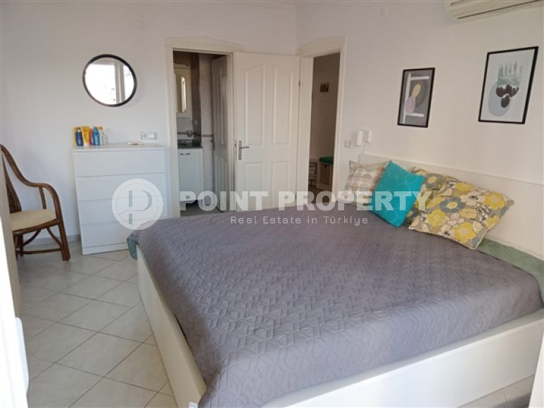 Готовая к проживанию трёхкомнатная квартира с просторными балконами, район Тосмур-id-3459-фото-3