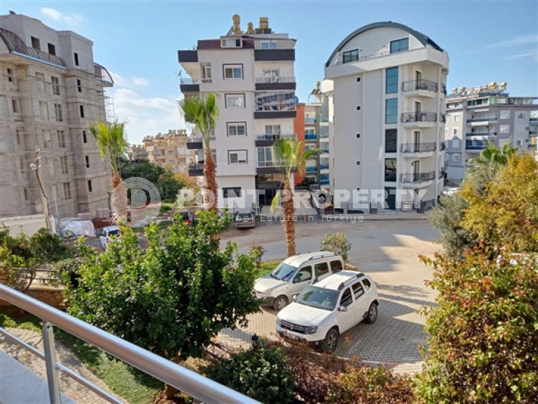 Готовая к проживанию трёхкомнатная квартира с просторными балконами, район Тосмур-id-3459-фото-7