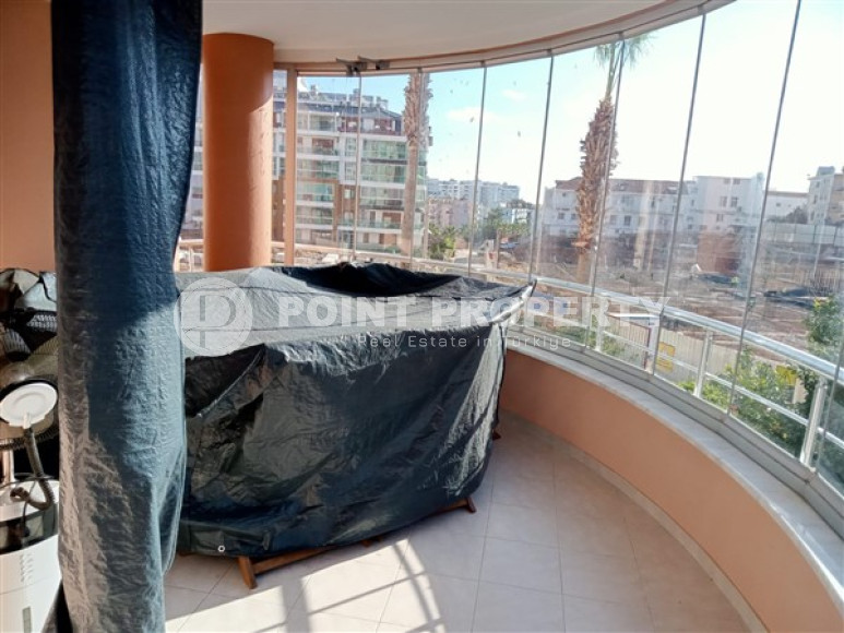 Готовая к проживанию трёхкомнатная квартира с просторными балконами, район Тосмур-id-3459-фото-15